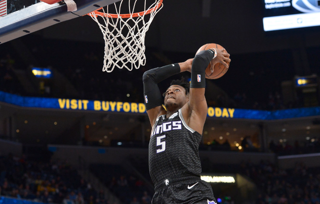 持球人以半 持球人以半